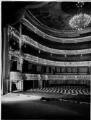 ouvrir dans la visionneuse : Théâtre municipal, salle, balcons et galeries. [1940-1944].