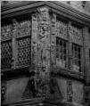 1 vue  - Maison Kammerzell, détail des ornements de la façade. [1940-1944]. (ouvre la visionneuse)