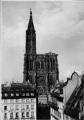 1 vue  - Cathédrale, vue d\'un immeuble de la place Gutenberg. [1940-1944]. (ouvre la visionneuse)