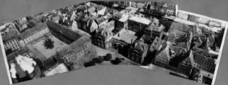 1 vue  - Panorama pris de la plateforme de la cathédrale, lycée Fustel de Coulanges, Palais Rohan, maison et musée de la fondation de l\'Œuvre Notre-Dame (photomontage). [1940-1944]. (ouvre la visionneuse)