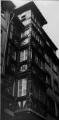 1 vue  - Rue du Fossé-des-Tailleurs n°13, oriel. [1940-1944]. (ouvre la visionneuse)