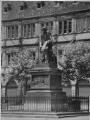 1 vue  - Monument Gutenberg. [1940-1944]. (ouvre la visionneuse)