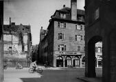 1 vue  - Rue de la Division Leclerc, rue des Francs-Bourgeois , « zur Goethestube ». [1940-1944]. (ouvre la visionneuse)