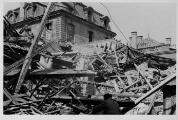 ouvrir dans la visionneuse : Palais Rohan, destructions suite au bombardement aérien du 11 août 1944.