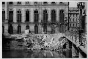ouvrir dans la visionneuse : Terrasse du Palais Rohan après le bombardement aérien du 11 août 1944.