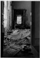 3 vues  - Palais Rohan, dégâts et décombres à l\'intérieur des salles du musée suite au bombardement aérien du 11 août 1944. (ouvre la visionneuse)