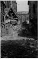 1 vue  - Rue Rohan et maison de l\'Oeuvre Notre-Dame après le bombardement aérien du 11 août 1944. (ouvre la visionneuse)
