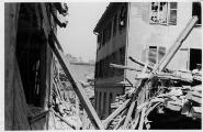 2 vues  - Rue des Cordiers, après le bombardement aérien du 11 août 1944. (ouvre la visionneuse)