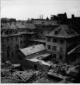 1 vue  - Rue des Cordiers, dégâts et décombres après le bombardement aérien du 11 août 1944. (ouvre la visionneuse)