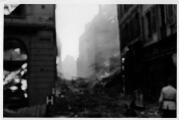 ouvrir dans la visionneuse : Rue Gutenberg après le bombardement aérien du 11 août 1944.