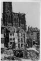 1 vue  - Place Gutenberg n°1 et 3, opérations de déblaiement après le bombardement aérien du 11 août 1944 . (ouvre la visionneuse)