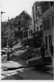 ouvrir dans la visionneuse : Rue du Vieux-Marché-aux-Grains après le bombardement aérien du 11 août 1944.