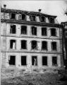 ouvrir dans la visionneuse : Place du Marché-aux-Poissons après le bombardement aérien du 11 août 1944.