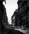 ouvrir dans la visionneuse : Rue des Juifs après le bombardement aérien du 11 août 1944.