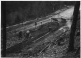1 vue  - Col de Sainte Marie aux Mines (à droite du lieu-dit Tête du Violu), \'sabotage\' de la chaussée par l\'armée allemande. (ouvre la visionneuse)