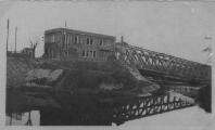 ouvrir dans la visionneuse : Pont d'Anvers détruit lors des bombardements de juin 1940.