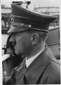 ouvrir dans la visionneuse : Visite officielle d'Adolf Hitler en Alsace, portrait d'Adolf Hitler pris au port du Rhin en juillet 1940.