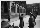 1 vue  - Visite officielle d\'Adolf Hitler en Alsace, visite de la cathédrale de Strasbourg le 28 juin 1940. (ouvre la visionneuse)