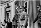 1 vue  - Autonomistes alsaciens. Le Reichsstatthalter Robert Wagner lors de la cérémonie d\'accueil du groupe de Nancy [Nanziger] (ouvre la visionneuse)