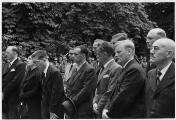 ouvrir dans la visionneuse : Autonomistes alsaciens. Membres du groupe de Nancy [Nanziger] et Madame Karl Roos pendant la cérémonie d'accueil du 23 juillet 1940.