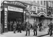 ouvrir dans la visionneuse : Cinema Broglie (Rhein Gold) et café-restaurant Broglie, place Broglie.